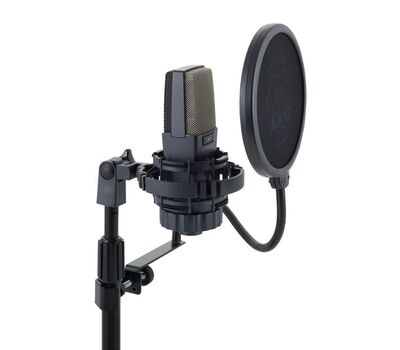 AKG C414 XLS mikrofon a tartozék rezgéscsillapítóval és pop filterrel (a mikrofontartó állvány nem tartozék)