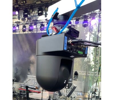 UH7000-25: koncert felvétele (felhasználónk fényképe)