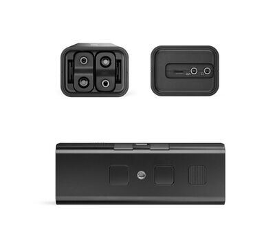 Töltőnyél egyik oldalán a behelyezett adókkal (felső bal kép), másik oldalán a vevővel (felső jobb kép), és alsó oldala csavaros rögzítőhellyel asztali állványhoz való trögzítéshez (alsó kép)